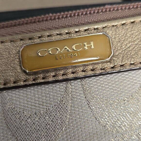 Coach Gold Wristlet Clutch Wallet Carryall Designer Womens Fancy Y2k Fun Trip - Picture 4 of 16